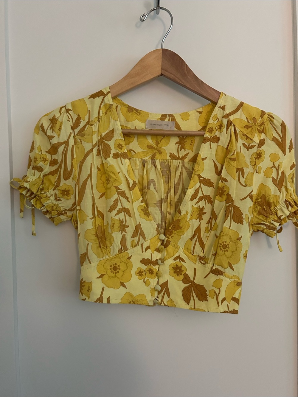 Urban Outfitters Retro Yellow Floral Button-Front Crop Top Size XS